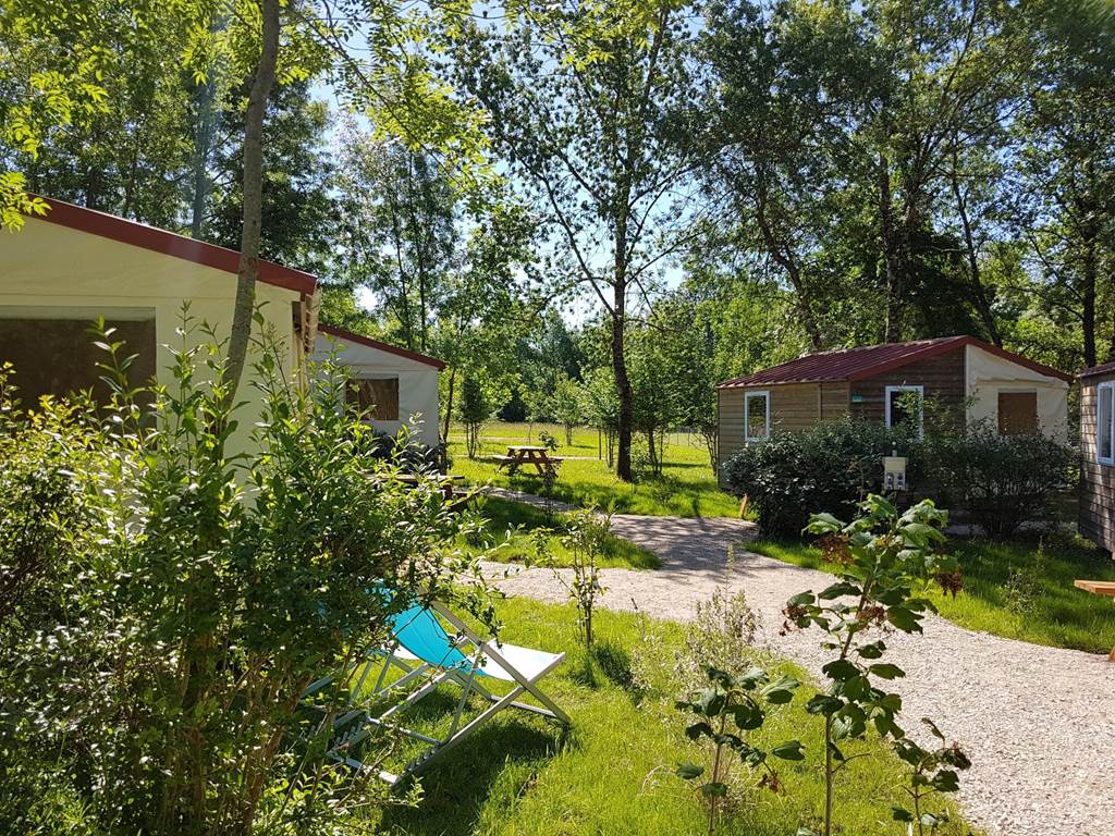 Tithome Nature atypique - 2 chambres - 4 personnes avec ou sans sanitaire
