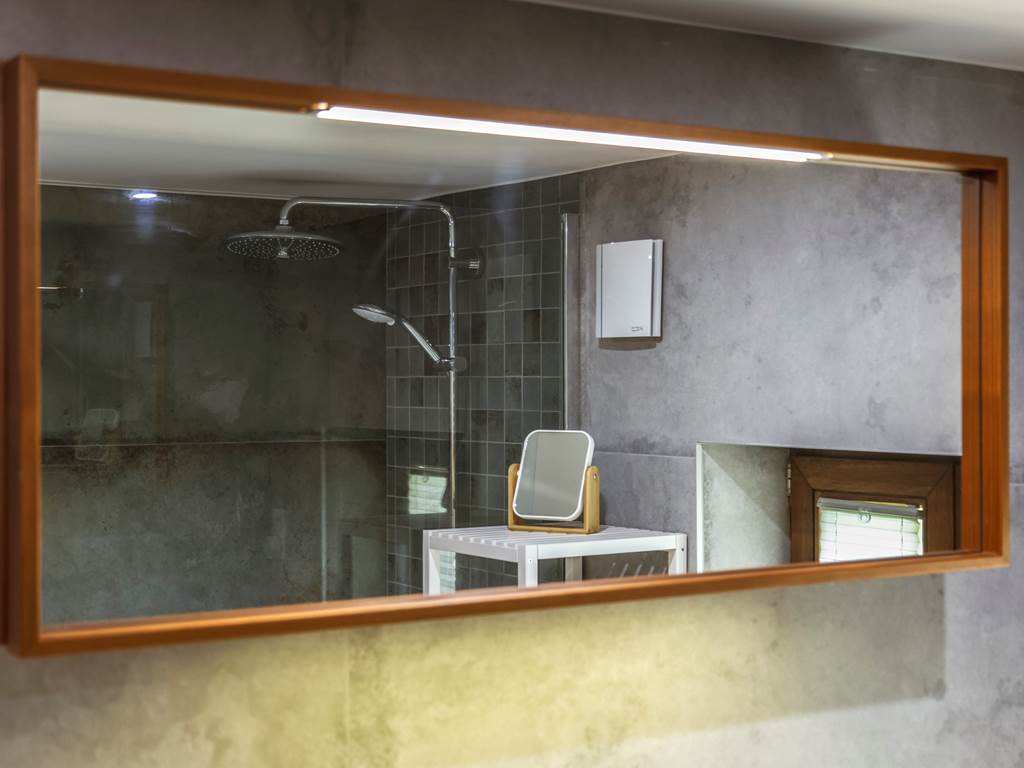 Gi^te Maud Neuprez. 10-25 BOOKING HD-61