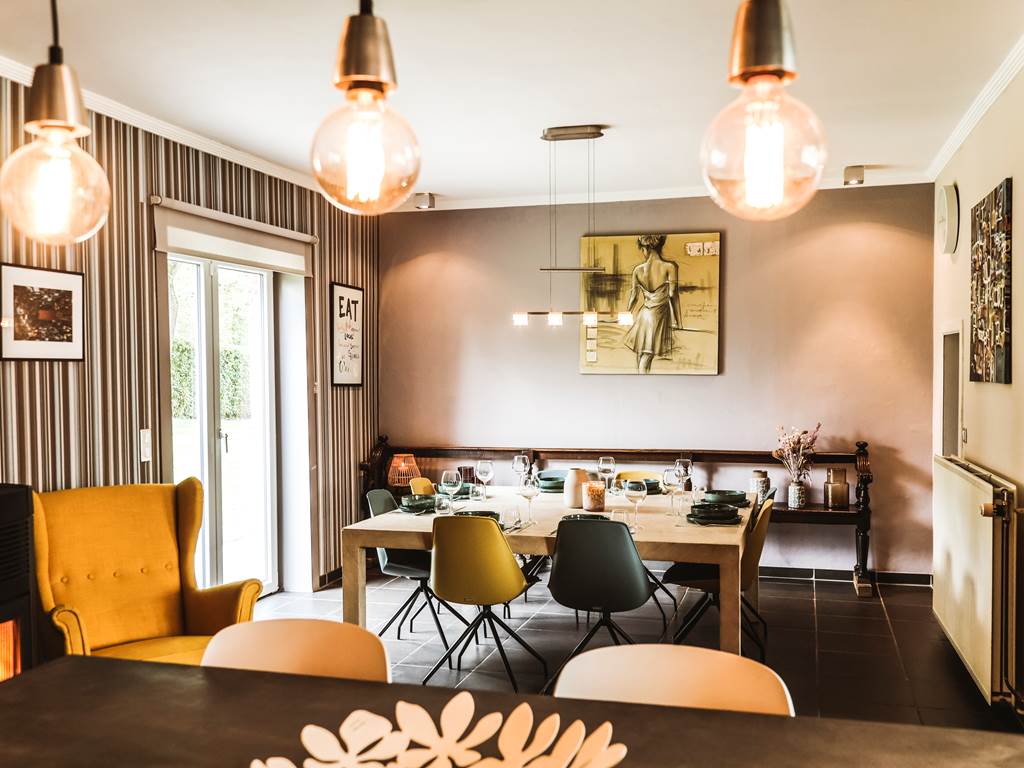 Gi^te Maud Neuprez. 10-25 BOOKING HD-29