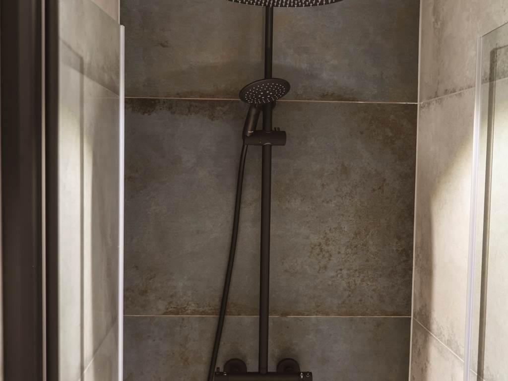 Gi^te Maud Neuprez. 10-25 BOOKING HD-73