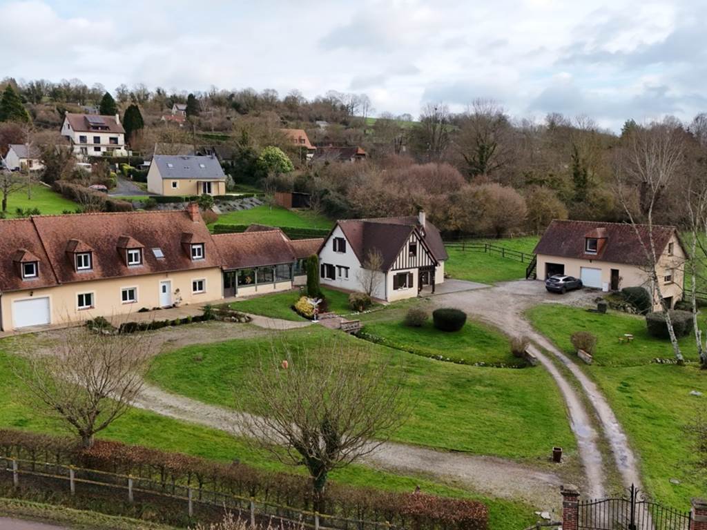 Vue globale gîte de groupe le point de vie Valorbiquet