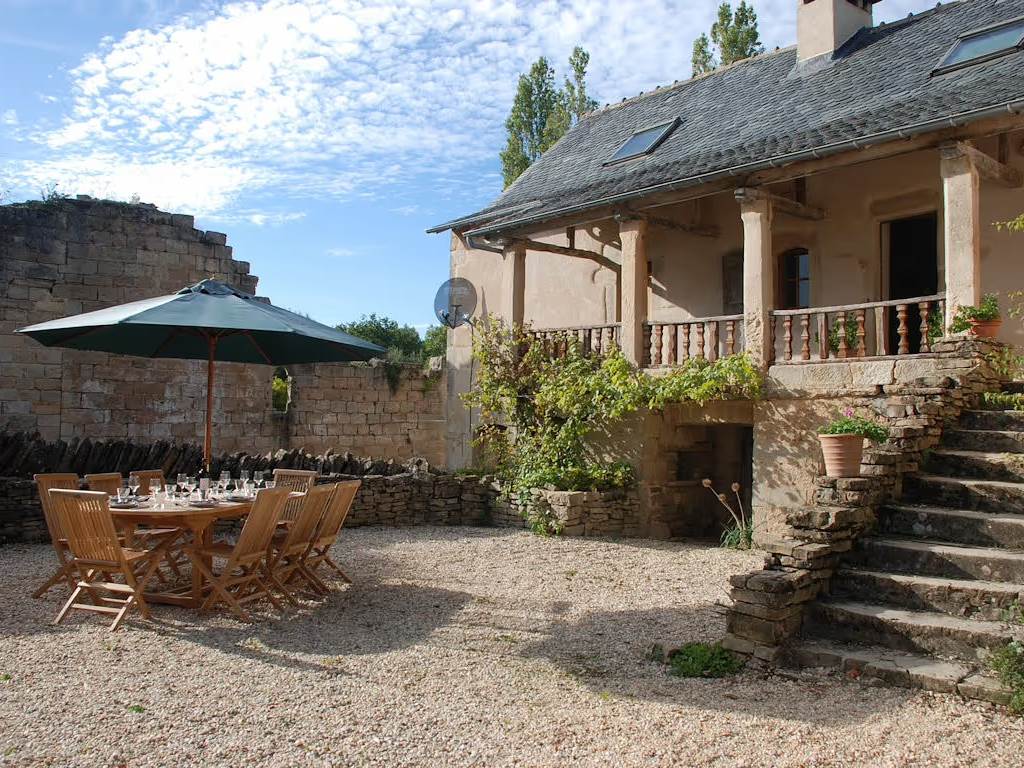 terrasse-le-chateau-de-pervinquieres-exterieur