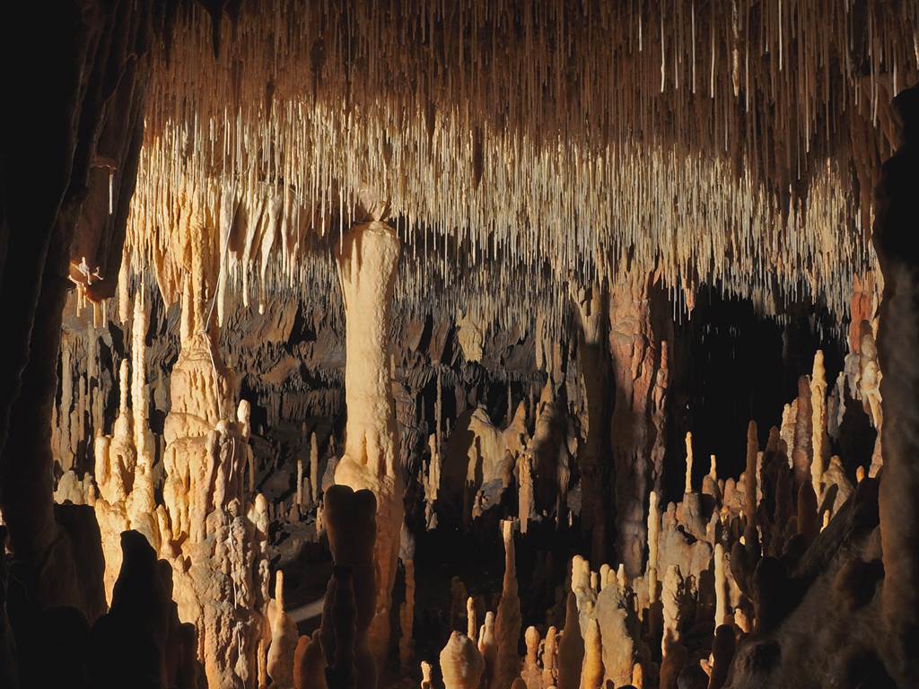 Grottes de cougnac - Gourdon - concretions et piliers