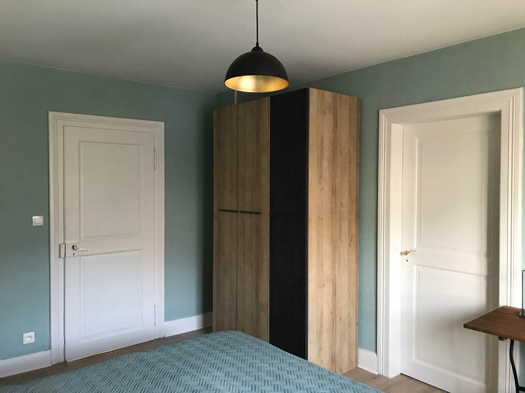 chambre centrale armoire