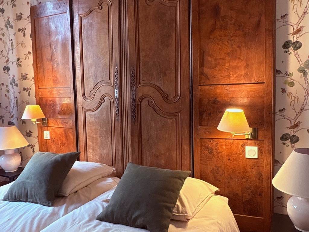 gite-deux-couronnes-chinon-chambre 3 lits b