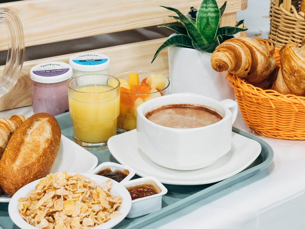 Petit-déjeuner hôtel Hélianthe Lourdes