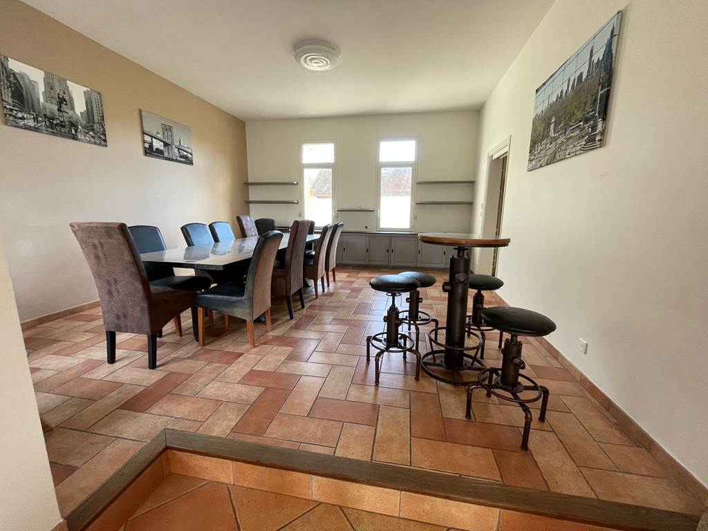 salle-a-manger-baden-location-maison-de-vacances-goupe-amis-famille