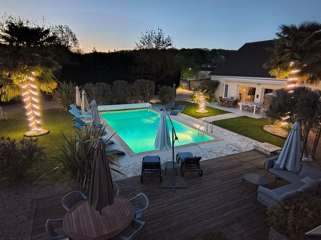 gite-la-fleche-piscine-exterieure-sarthe