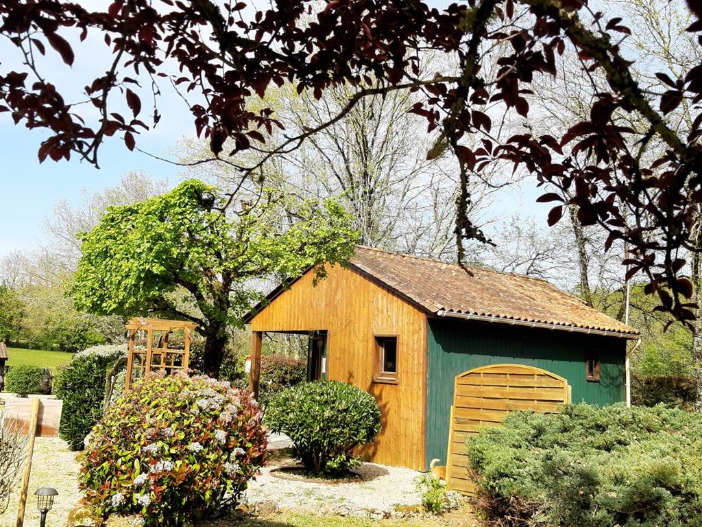 Gîtes en bois  dans le parc arboré