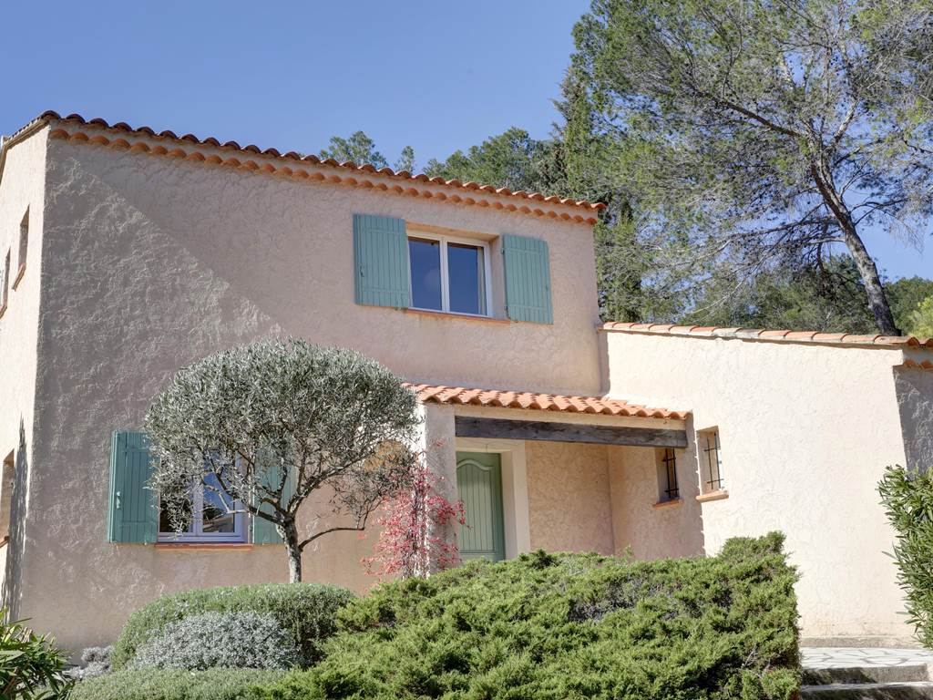vue avant de la villa