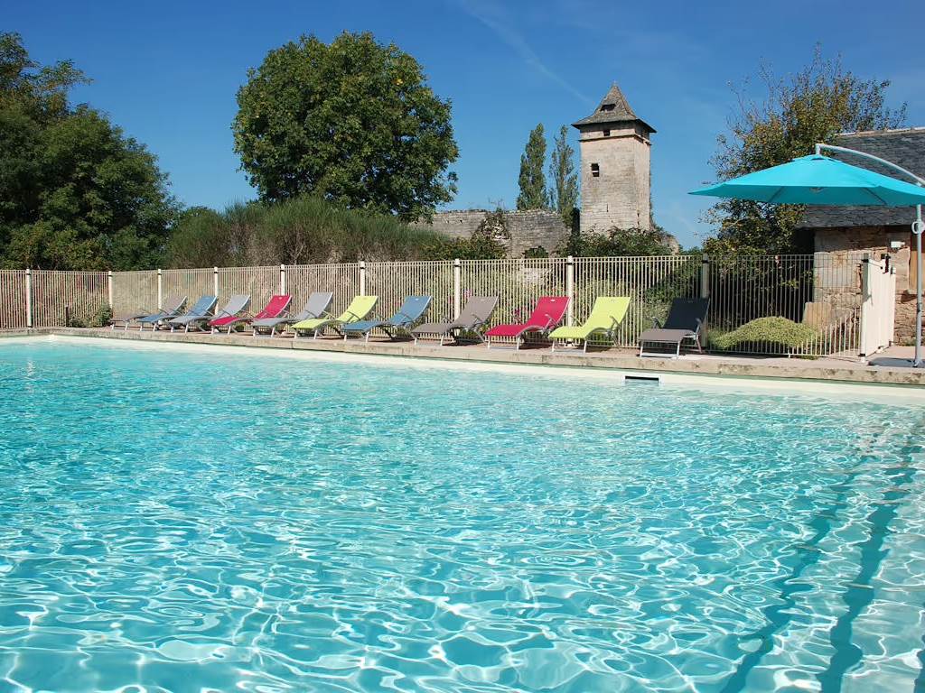 piscine-exterieur-detente-groupe