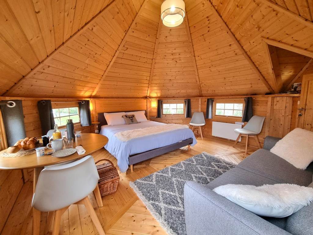 Chambre d'hôte insolite petit-déjeuner compris près de Roanne