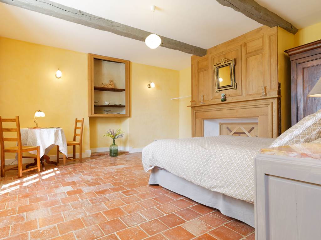 CHAMBRE REZ DE CHAUSSEE LIT  160