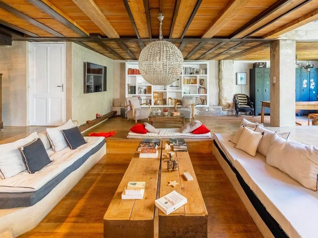 1E2A9649-3E98-4FD4-B008-1E9F815D8A2D_1_105_c