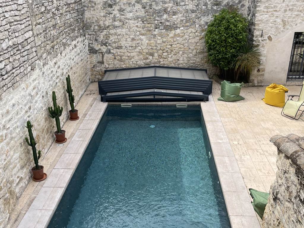 PISCINE vue d'en haut 1