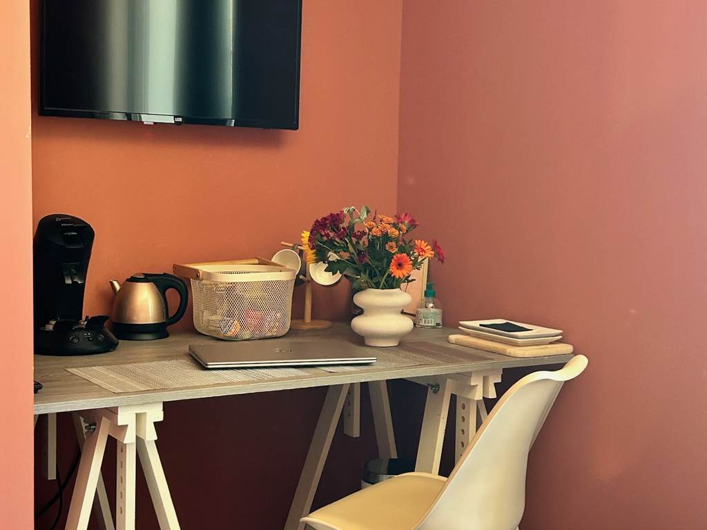 6 cote nuit capestang hotel appartement