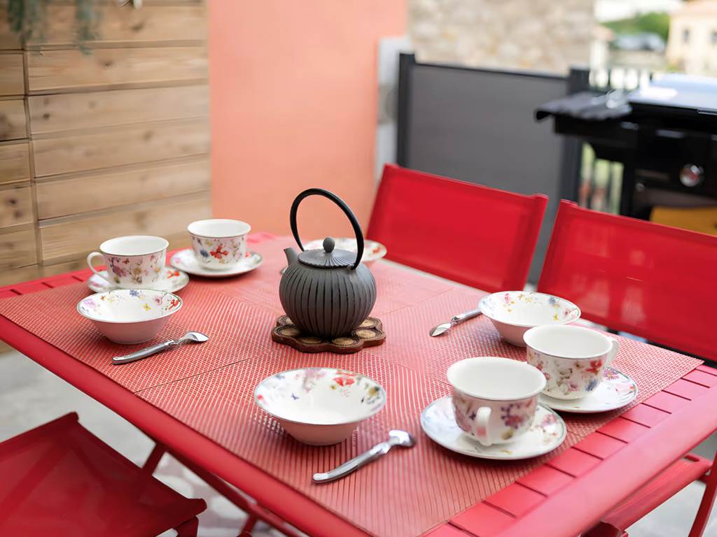 terrasse-brunch-matin-gite-canal-du-midi