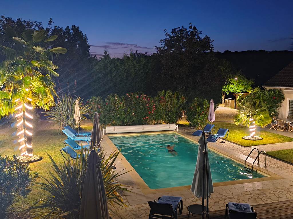 adults-only-la-fleche-la-girouardiere-piscine-bien-etre