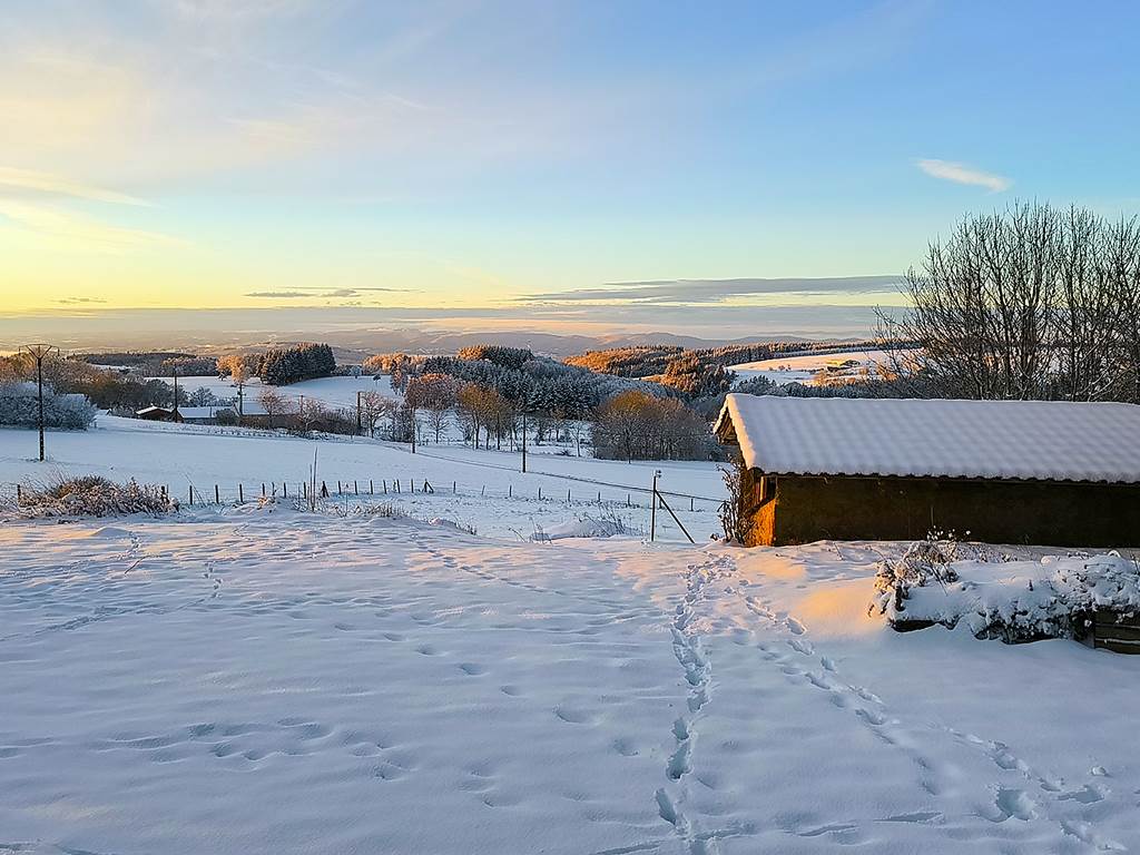 Paysage maison hiver 2024