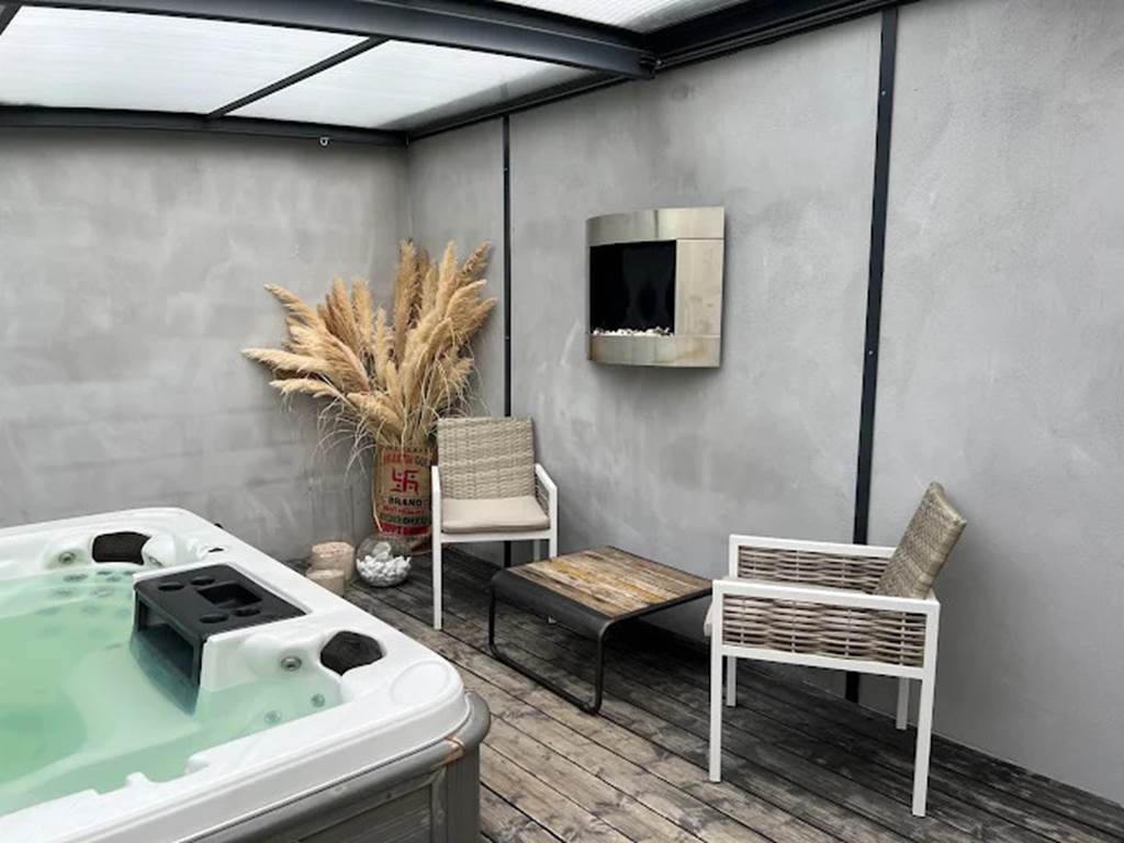 bain a remous cheminée sejour décontracté Marseille