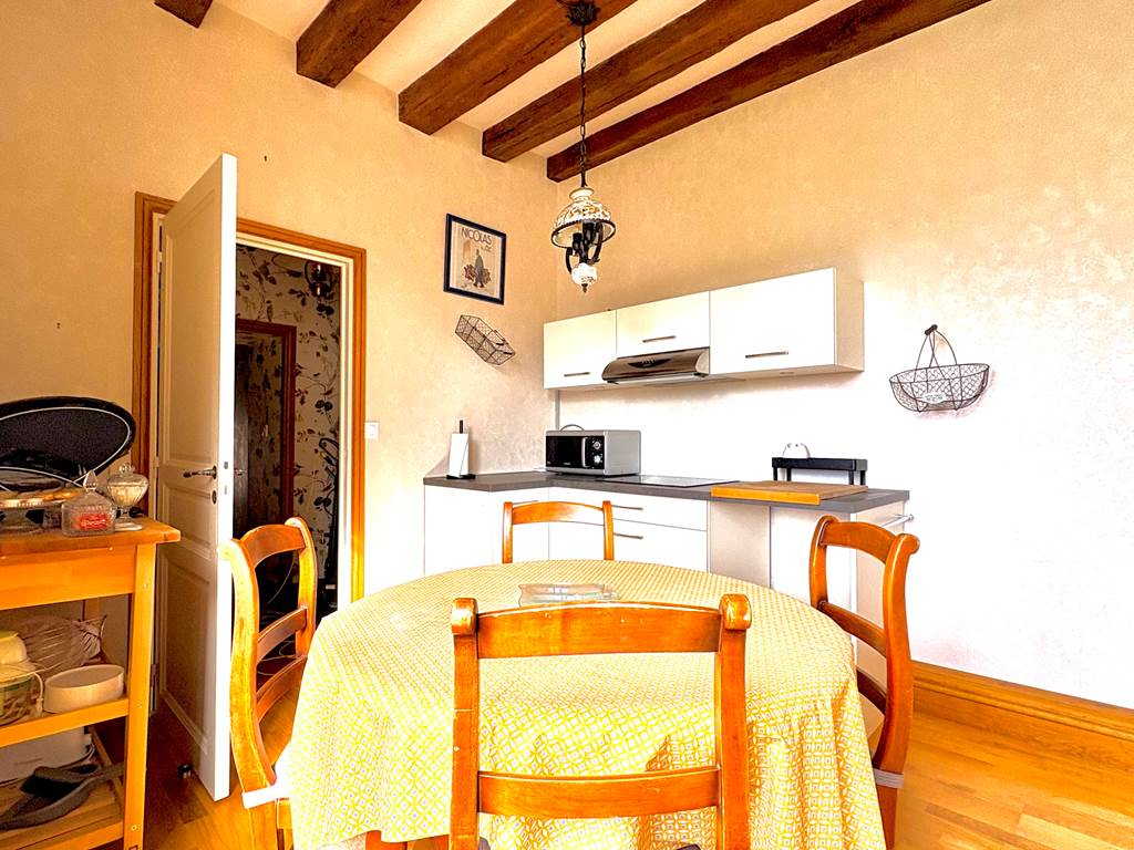 gite-deux-couronnes-chinon-cuisine 1