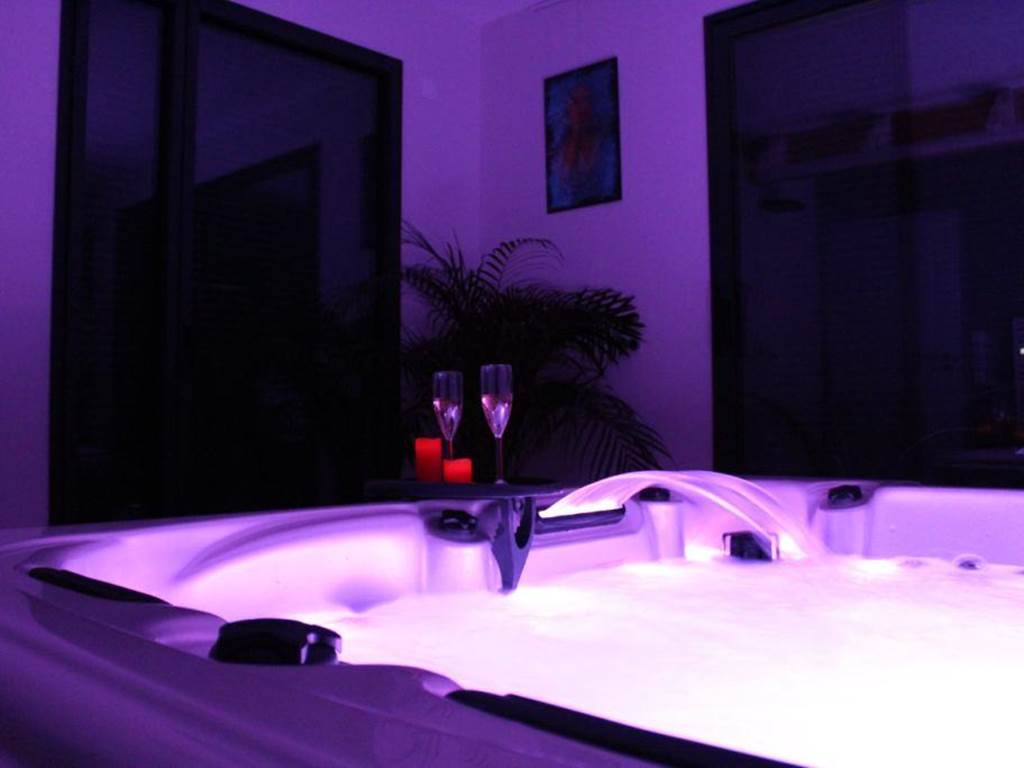 spa jacuzzi cocooning