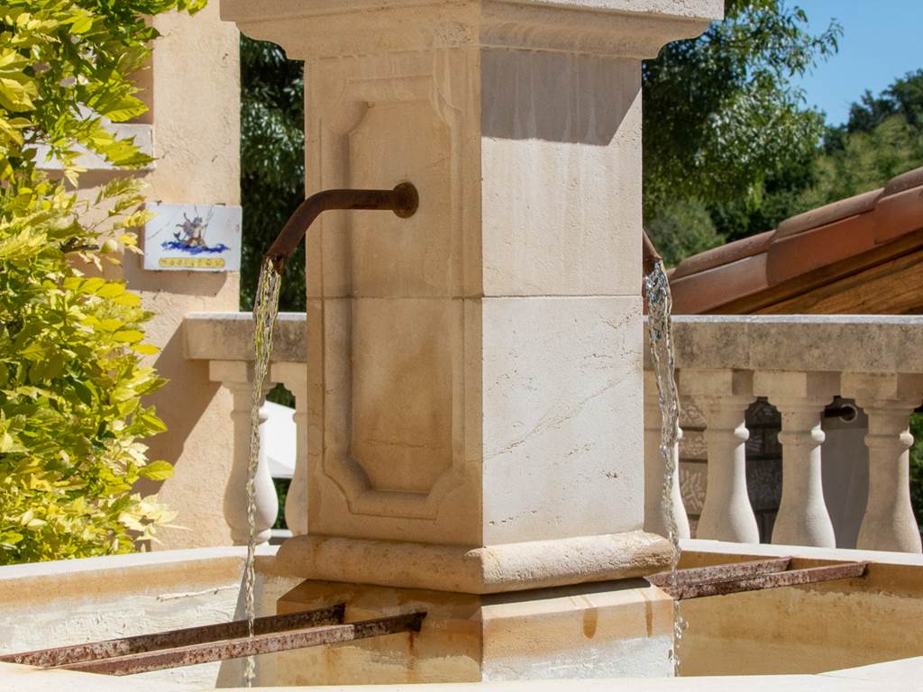 La fontaine de la Serre des Mourges