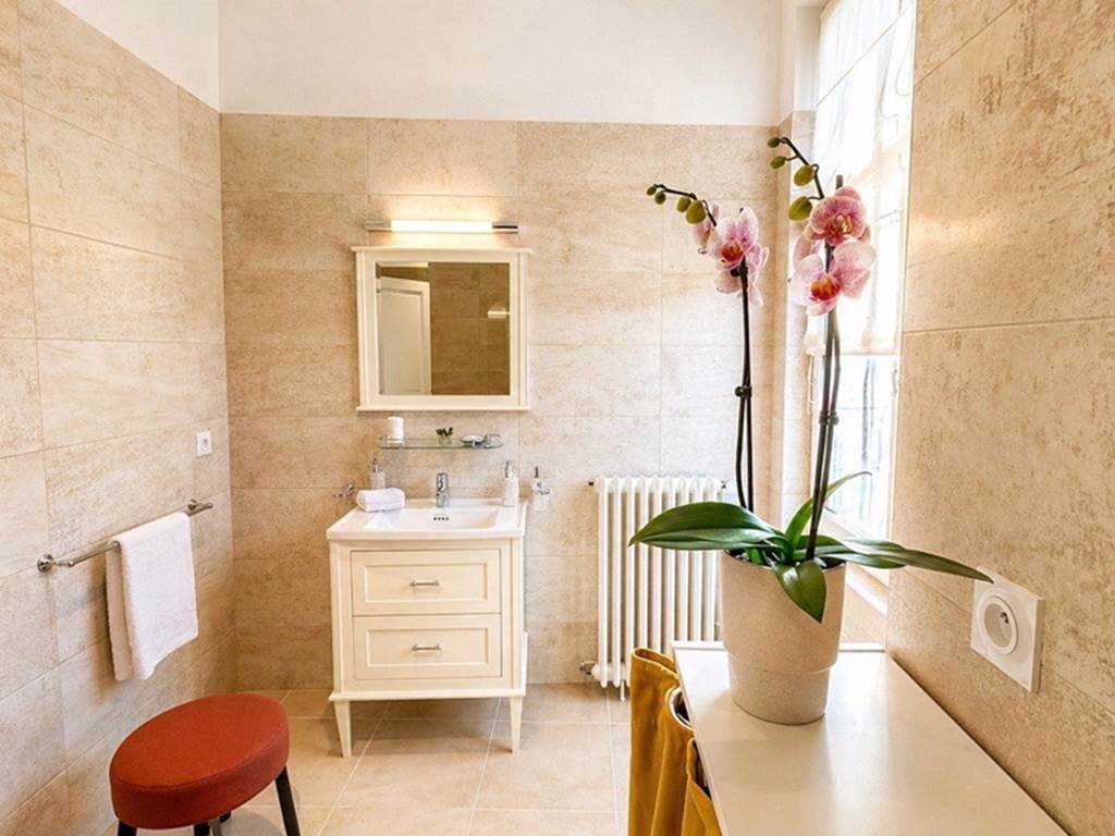gite-deux-couronnes-chinon-salle de bain 1