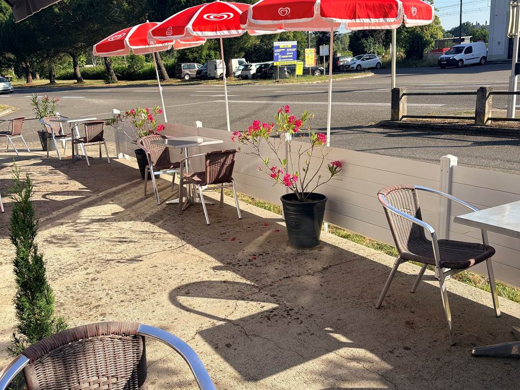 TERRASSE DU BAR
