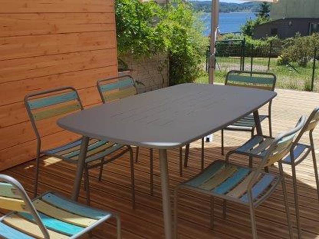 GITE 51 TERRASSE VUE SUR LE LAC
