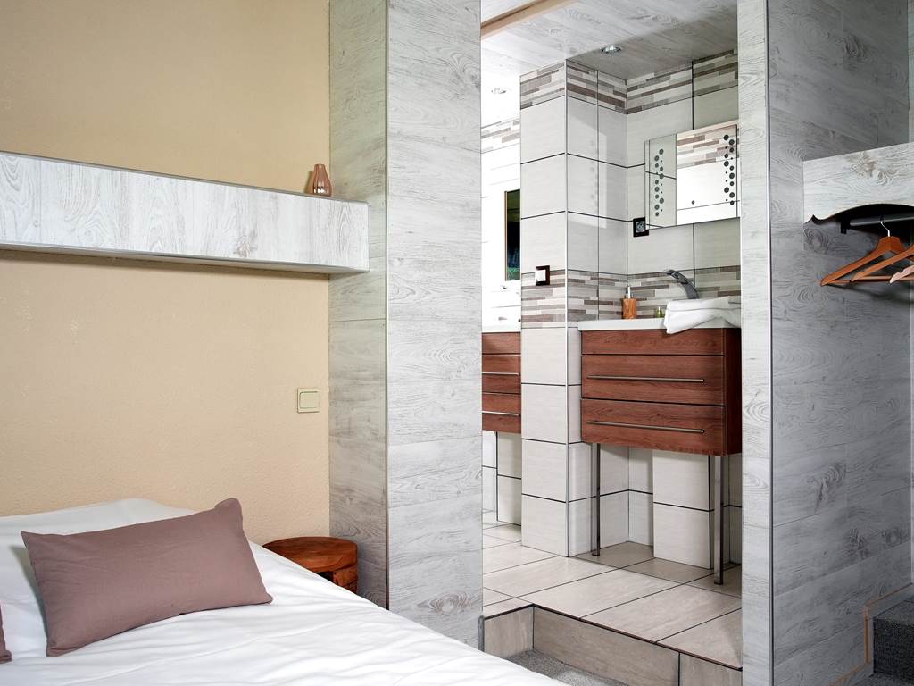 Chambre La Forêt Hôtel La Sapinière pied des Pistes Saint Lary Soulan