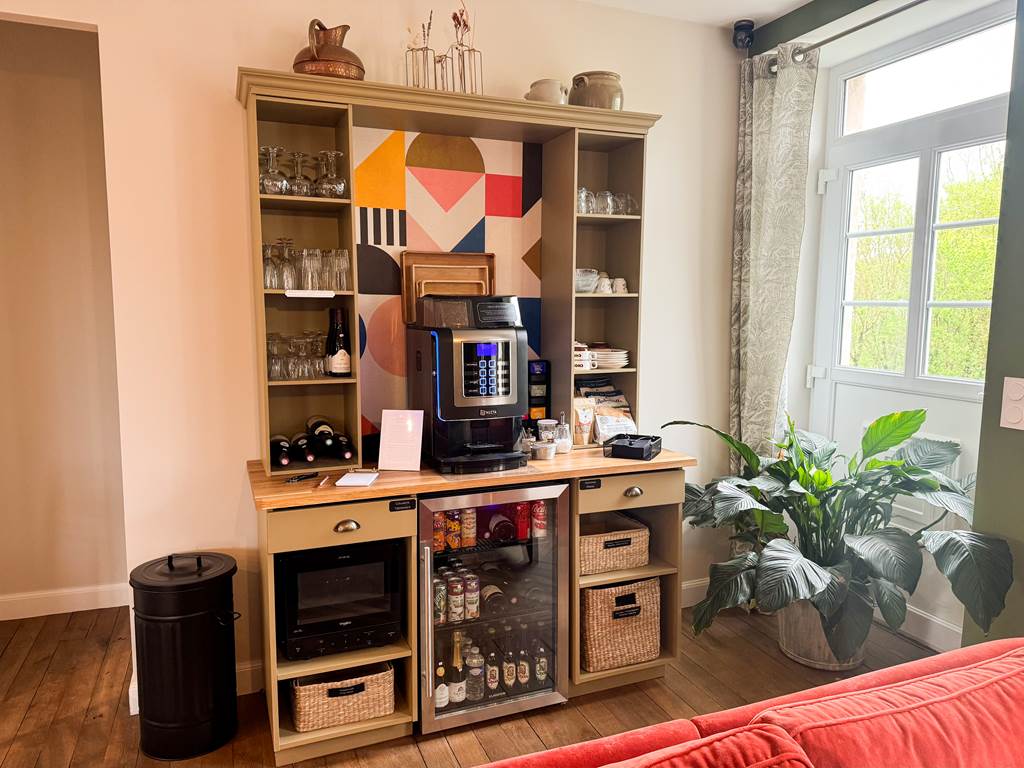 Honesty bar