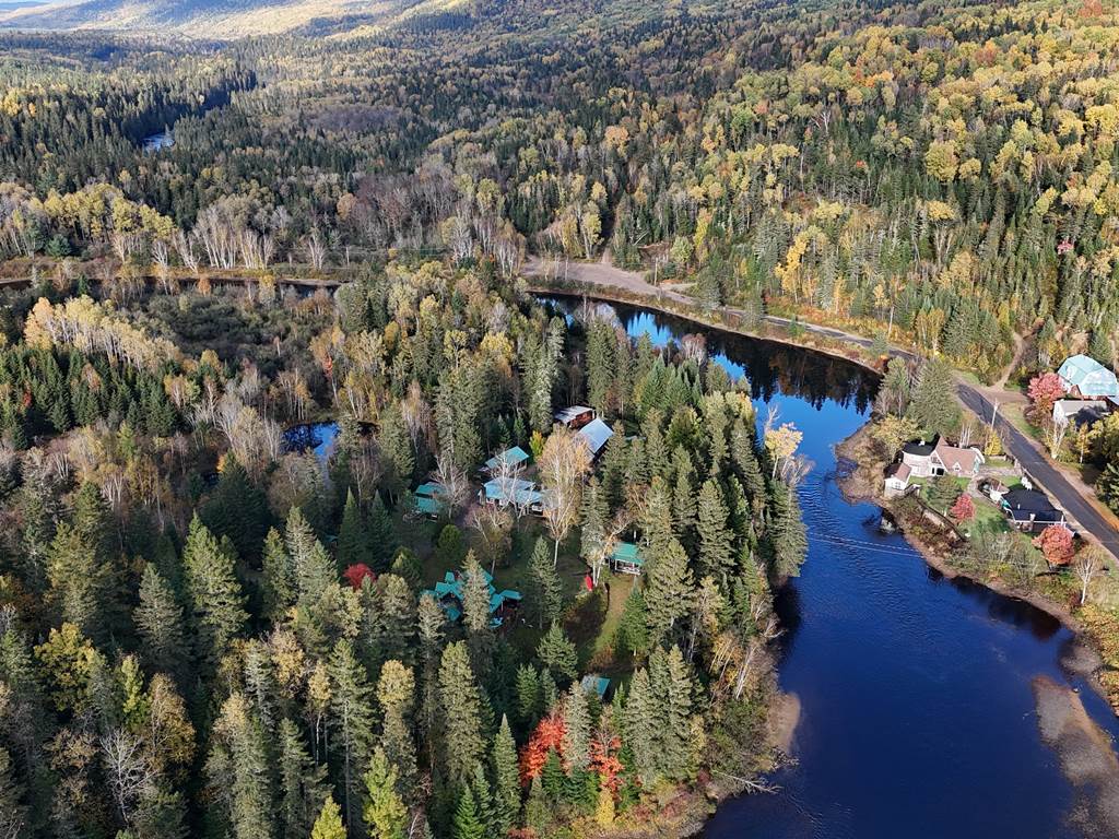 Rivière Bostonnais au pied du Domaine