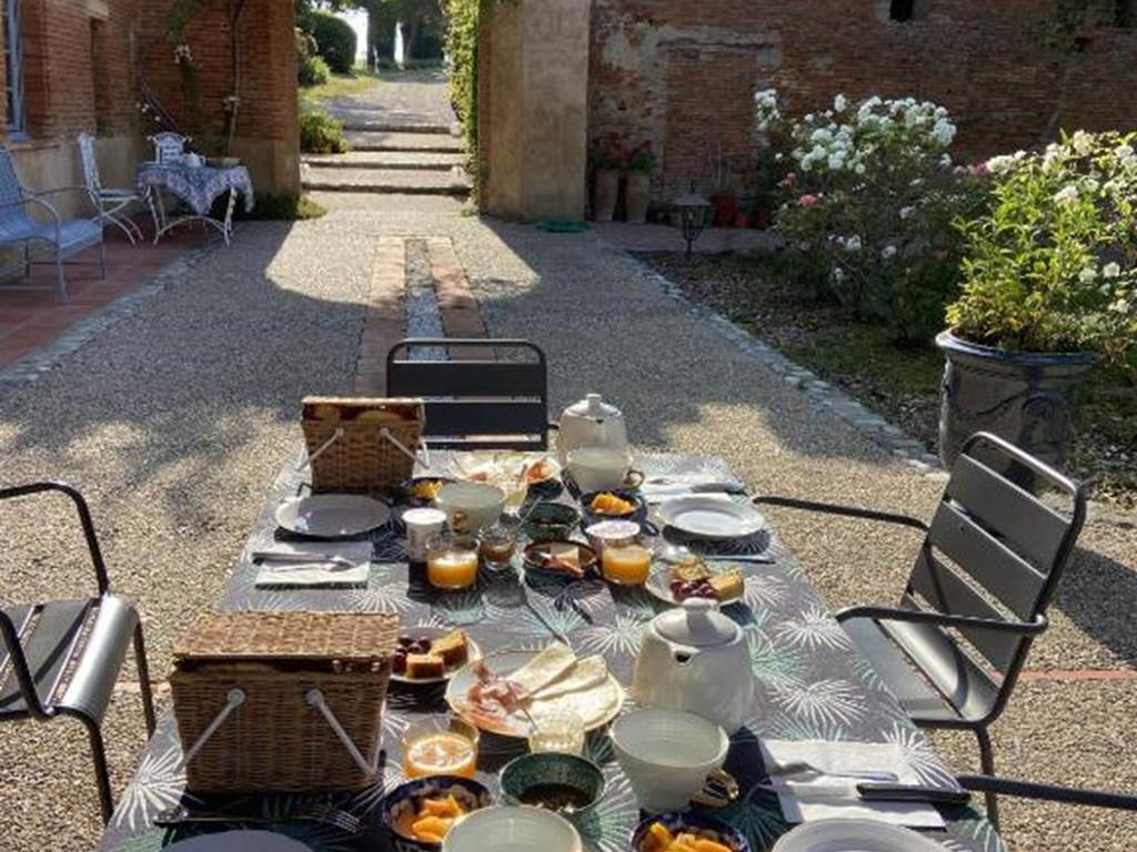 Manoir du Bouyssou - petits dejeuner