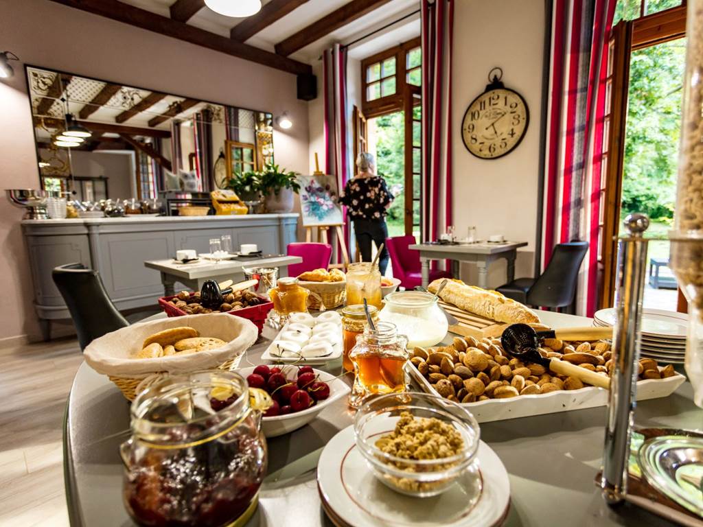 Hostellerie du grand duc salle de petit dej 2