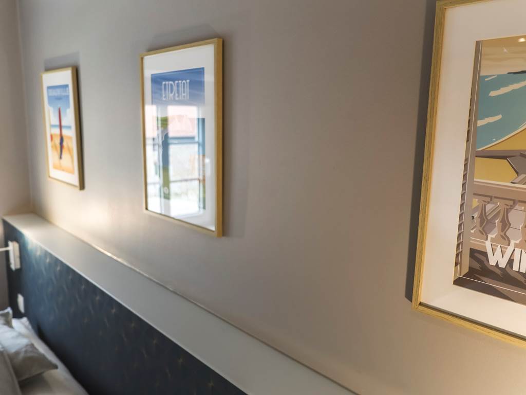 Gi^te Maud Neuprez. 10-25 BOOKING HD-80