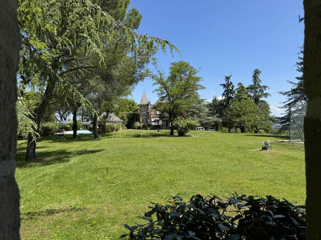 Gîte n°19G2238 "Pool house" – BRIVE LA GAILLARDE