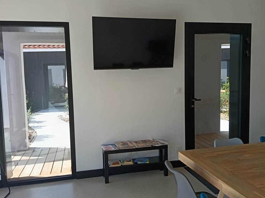 Téléviseur pièce commune