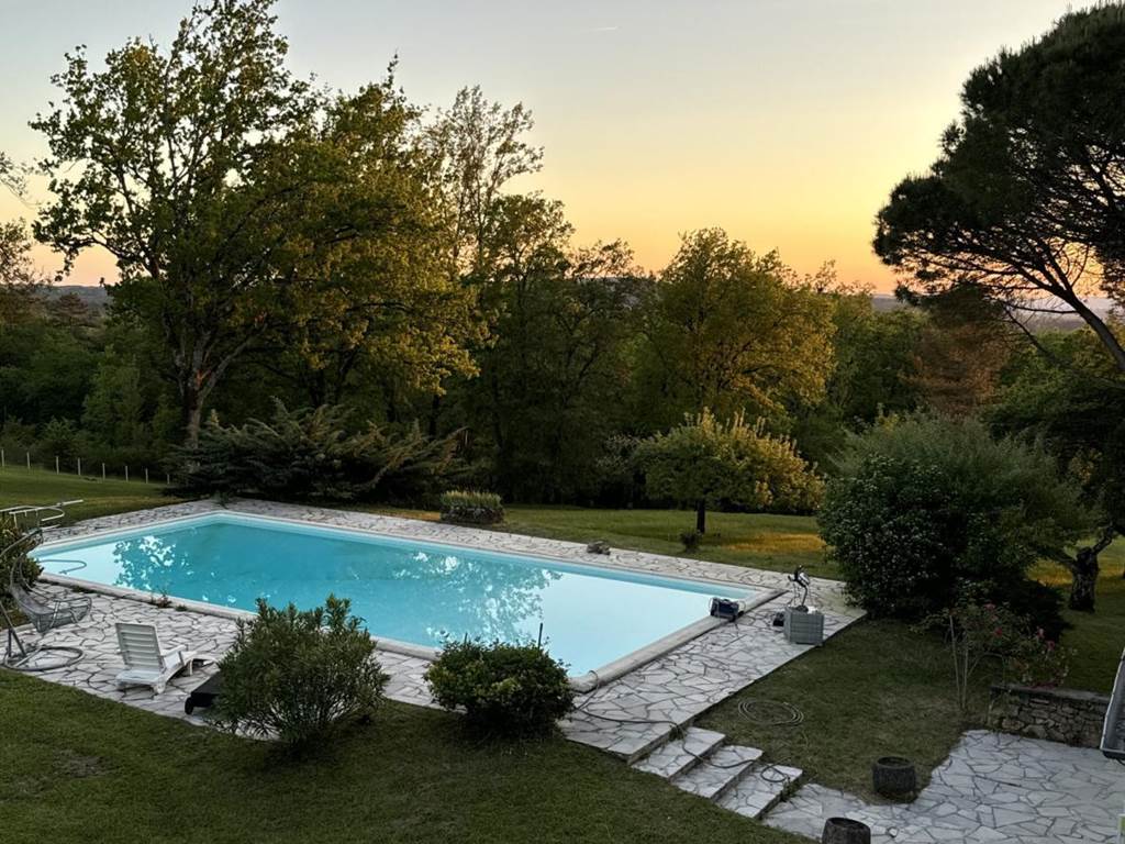 Gîte n°19G2238 "Pool house" – BRIVE LA GAILLARDE