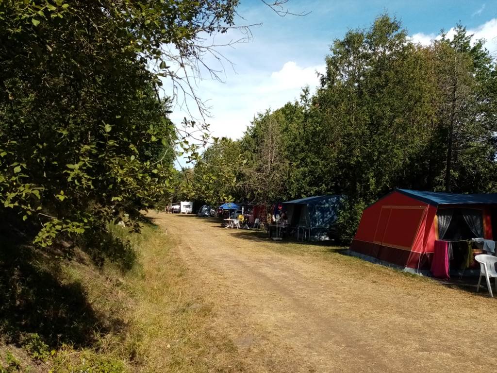 Camping-La-Perle-Coin-Tentes-Rétros