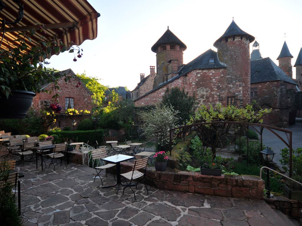 Vue de l'entrée de l'hôtel