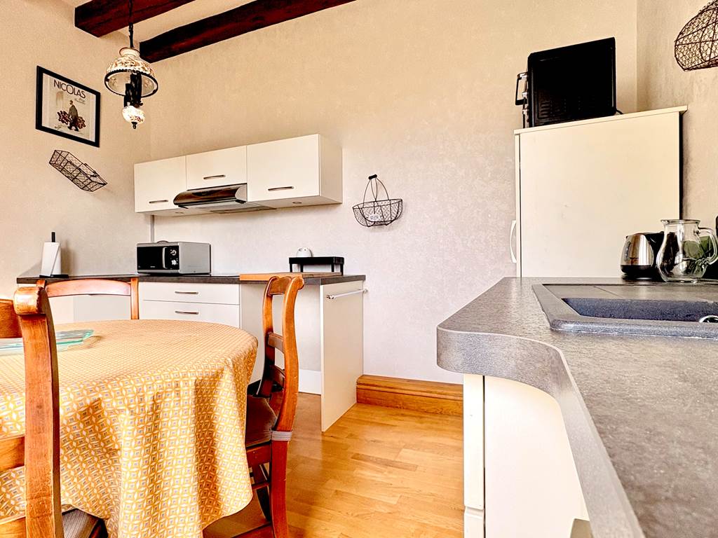 gite-deux-couronnes-chinon-cuisine 2