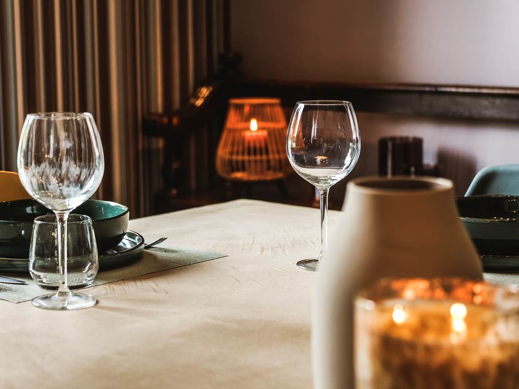 Gi^te Maud Neuprez. 10-25 BOOKING HD-19