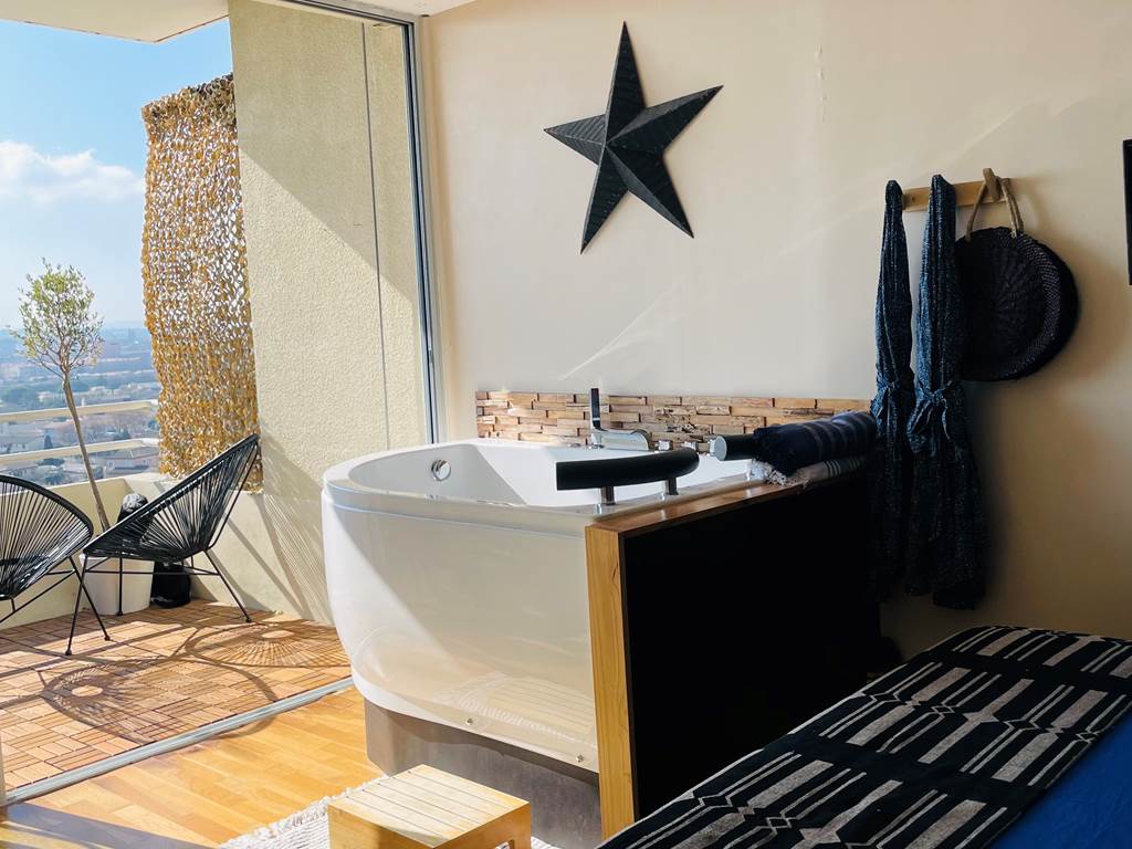 A49663E4-BFCC-4FCB-B5C4-DE31DB8EA31C