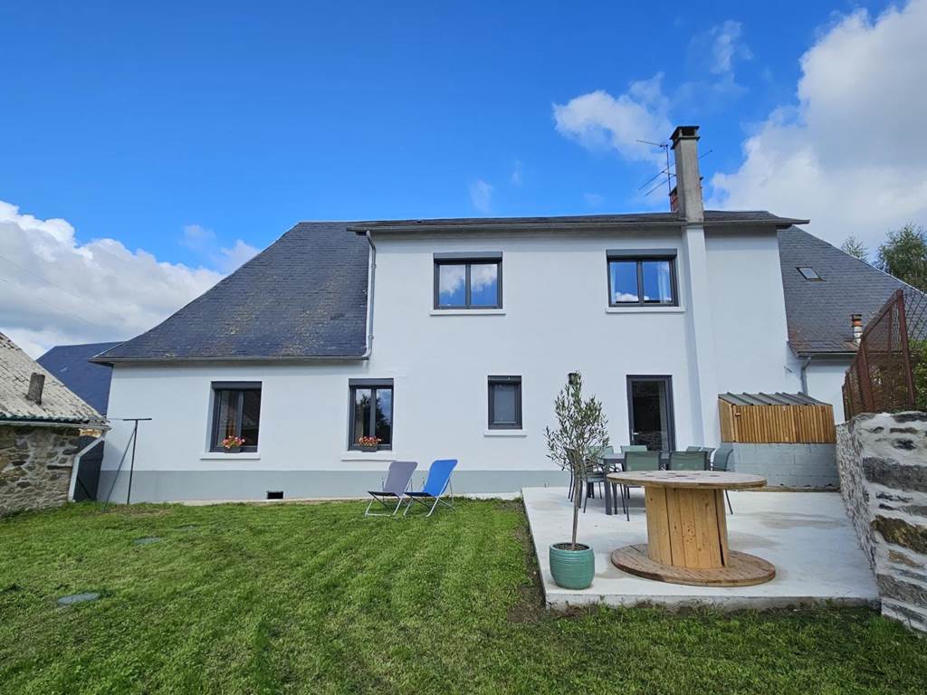 Gîte n°19G3131 "La Maroussie" – SALON LA TOUR