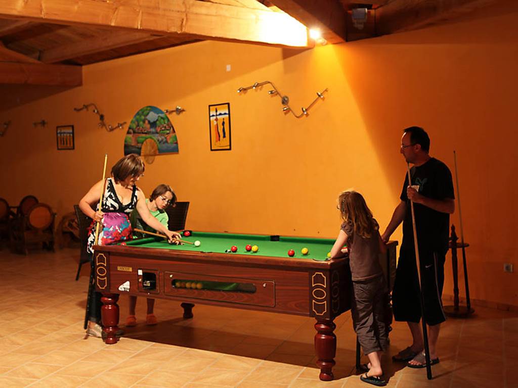 Billard salle de réception gites Meriva