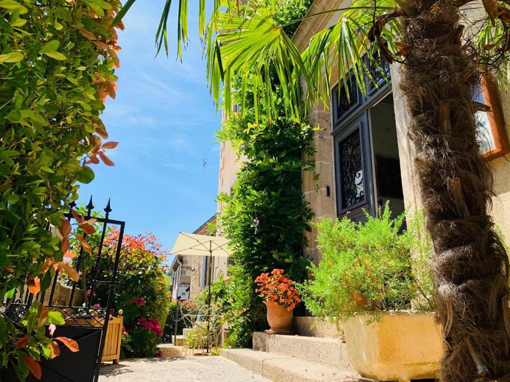 AU-FIL-DU-TEMPS-proche-puy-du-fou