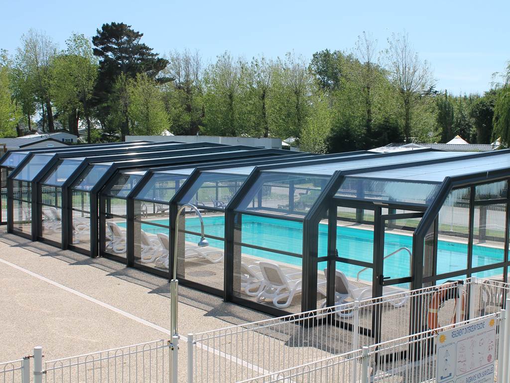 piscine couverte chauffée camping de locean