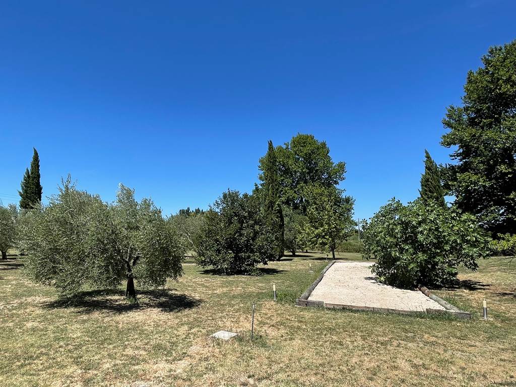 Le terrain de boules