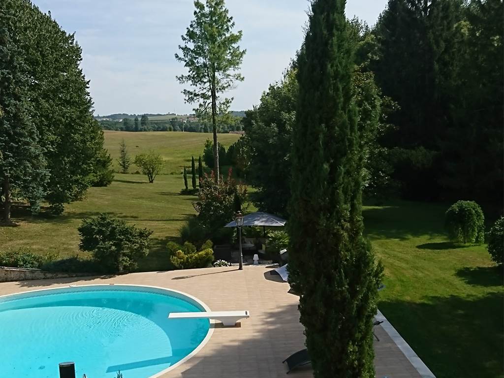la piscine vue de La Tour